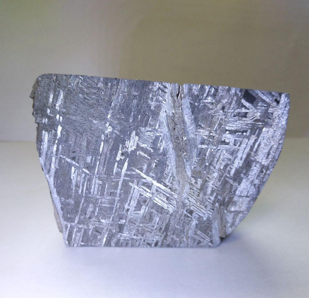 アルタイ隕石 737g 標本 鉄隕石 〈検索ワード ギベオン イミラック〉