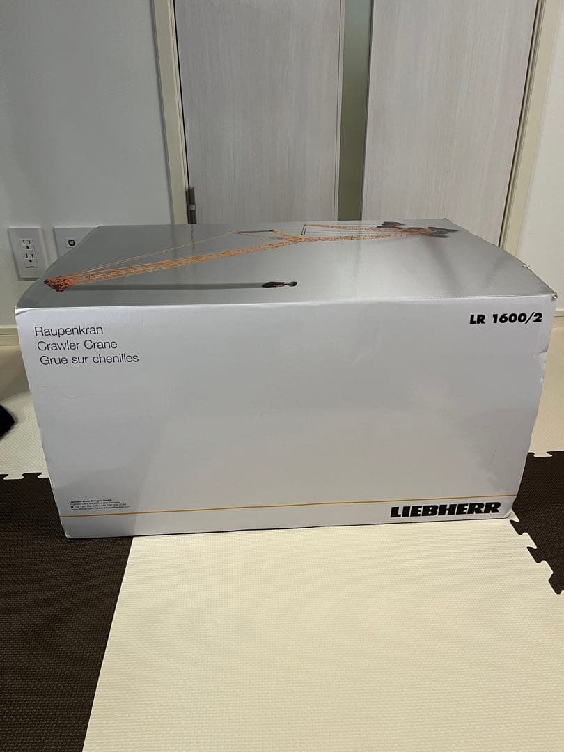 新品　クローラークレーン模型　プラモデル大型600t リープヘル
