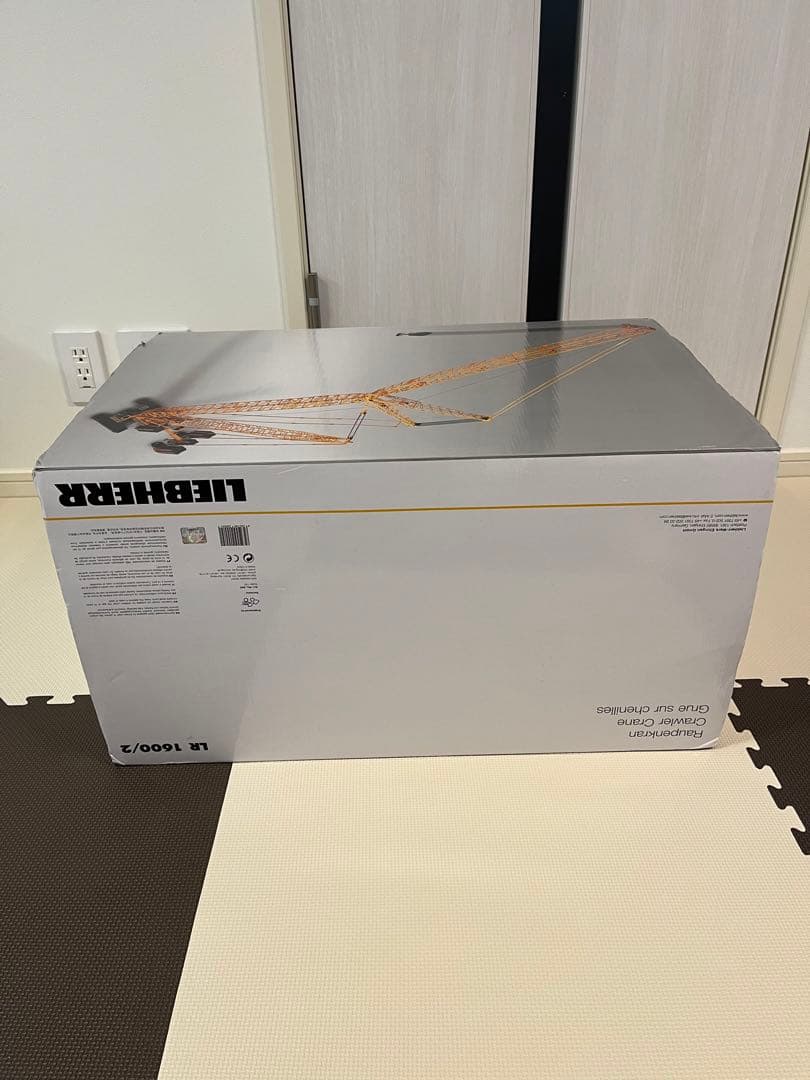 新品　クローラークレーン模型　プラモデル大型600t リープヘル