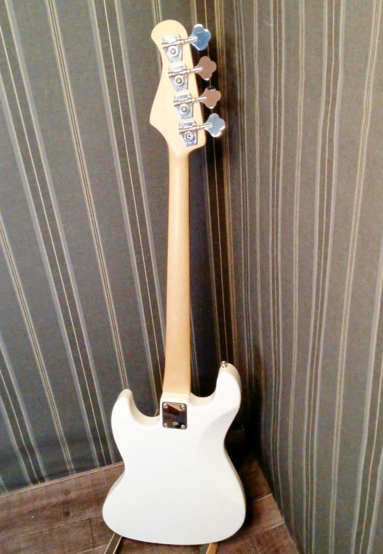 美品 Bacchus バッカス JB ジャズベース ホワイト エレキ ジャズベ