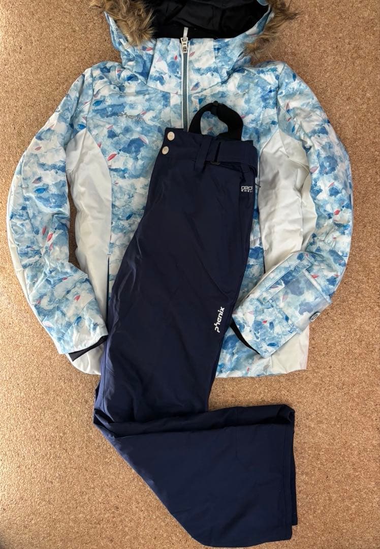 限定お値下げ中！【phenix】 スキーウェア 上下セット レディース Lサイズ