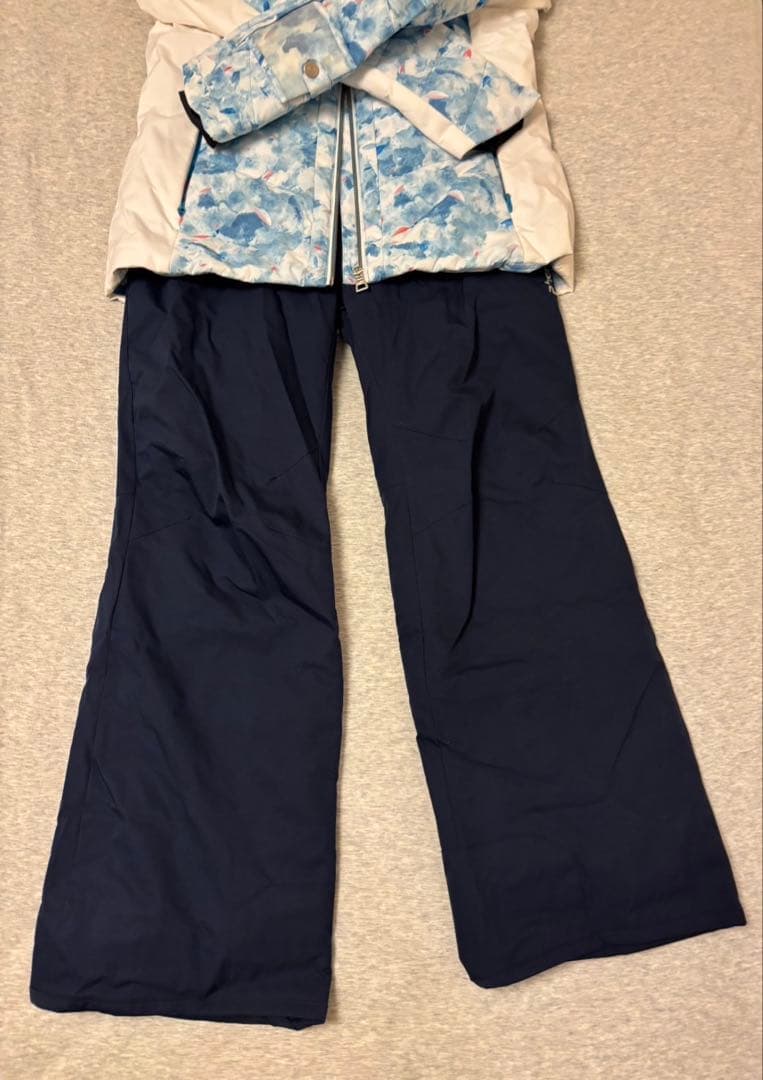 限定お値下げ中！【phenix】 スキーウェア 上下セット レディース Lサイズ