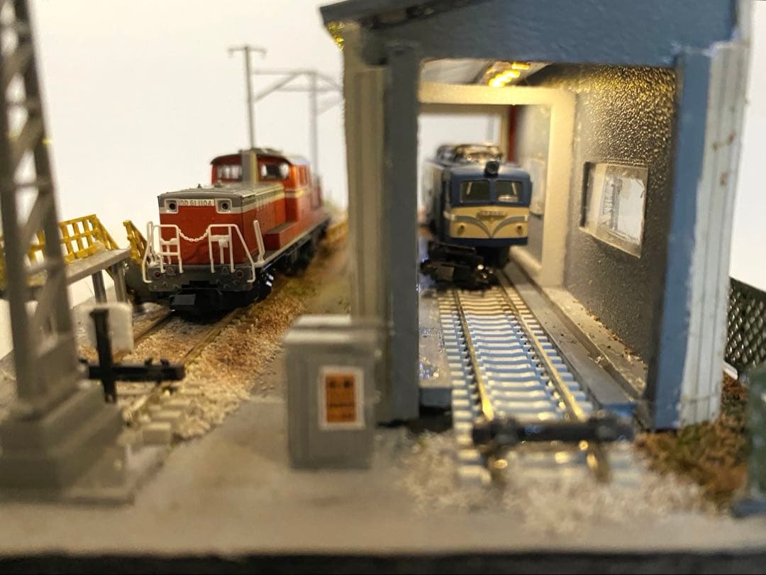 Nゲージ　ジオラマ　鉄道　模型　機関区　LED照明付き