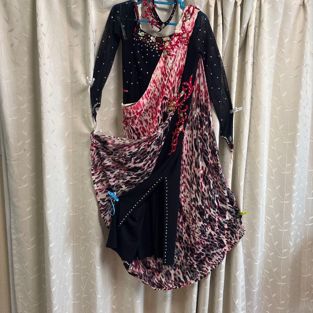 社交ダンスラテンヒョウ柄 黒とピンクドレス