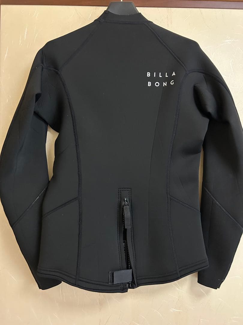 週末価格ビラボンウェットスーツ　Mサイズ