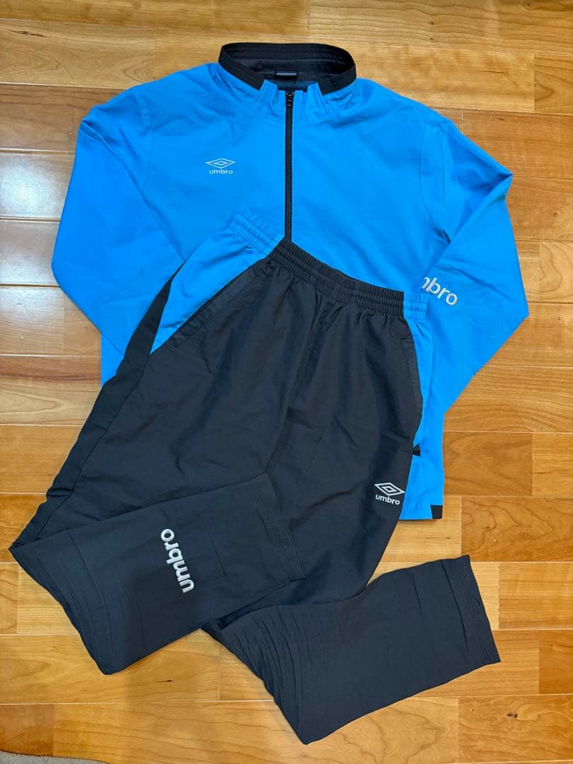 アンブロ　umbro 青 ナイロンウェア　上下セット　Lサイズ　練習着