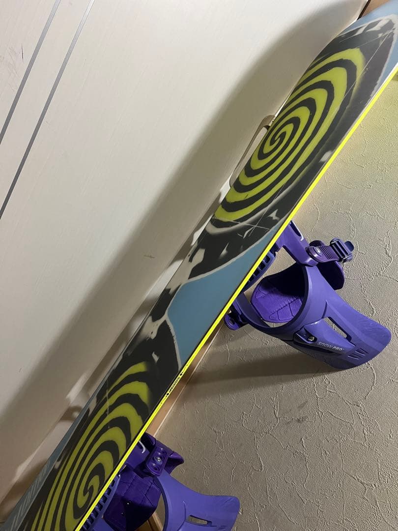 安全に滑れるキッズボード！SALOMON 130cm ブーツ、バイン 3点セット