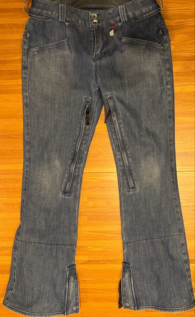 ボルコムVOLCOMオールド加工 デニム フレアパンツ スノーボードパンツ