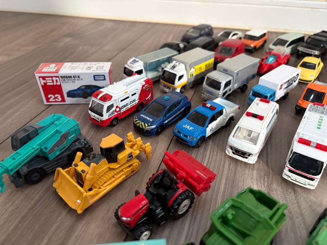 ◇トミカ＊いろいろまとめ売り おまけ付 67台セット◇