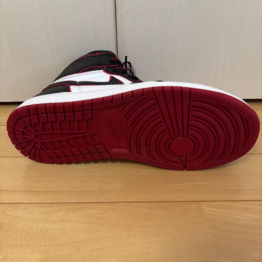 エア ジョーダン 1 レトロ ハイ ブラッド ライン スニーカー