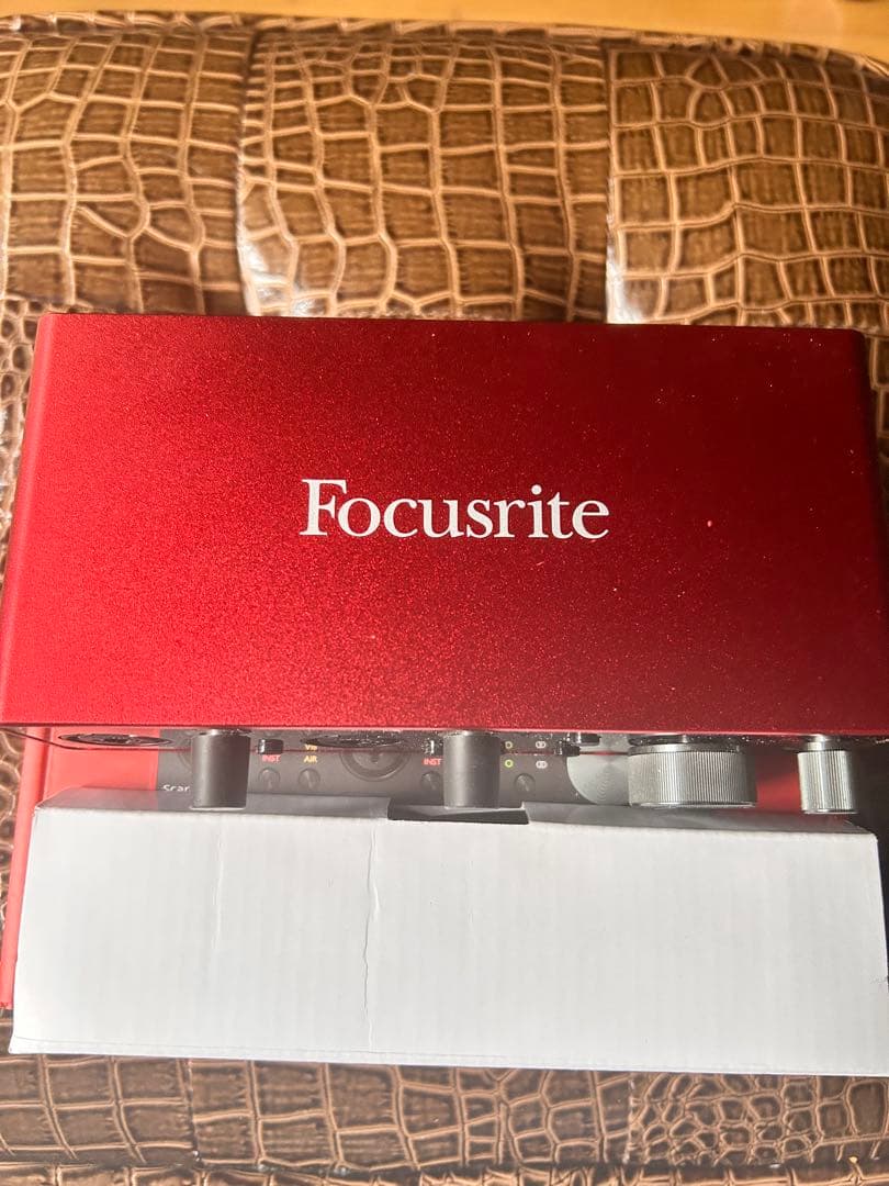 FOCUSRITE Scarlett 2i2 (gen. 3) 付属品有り