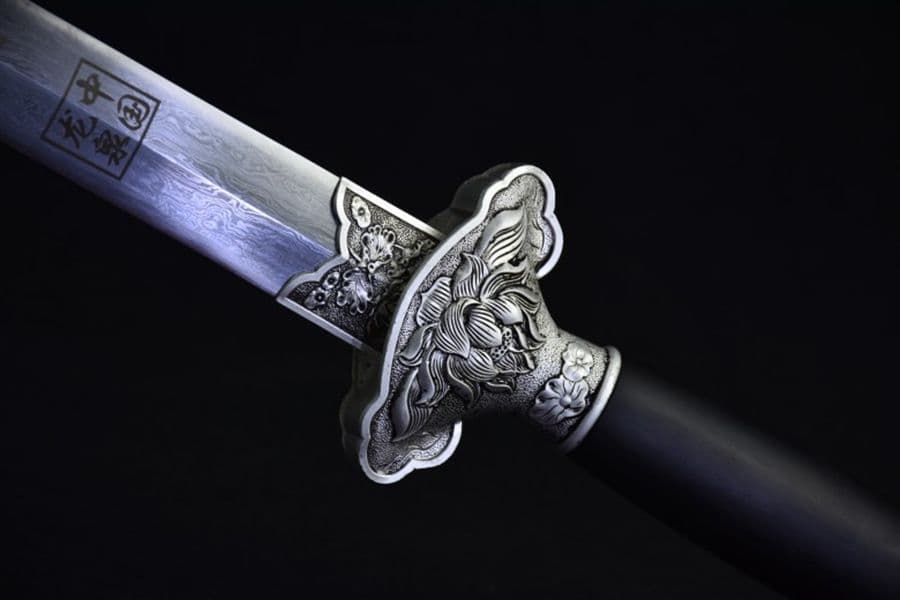 古兵器   武具　刀装具　日本刀　模造刀   居合刀  ハスの剣  唐剣