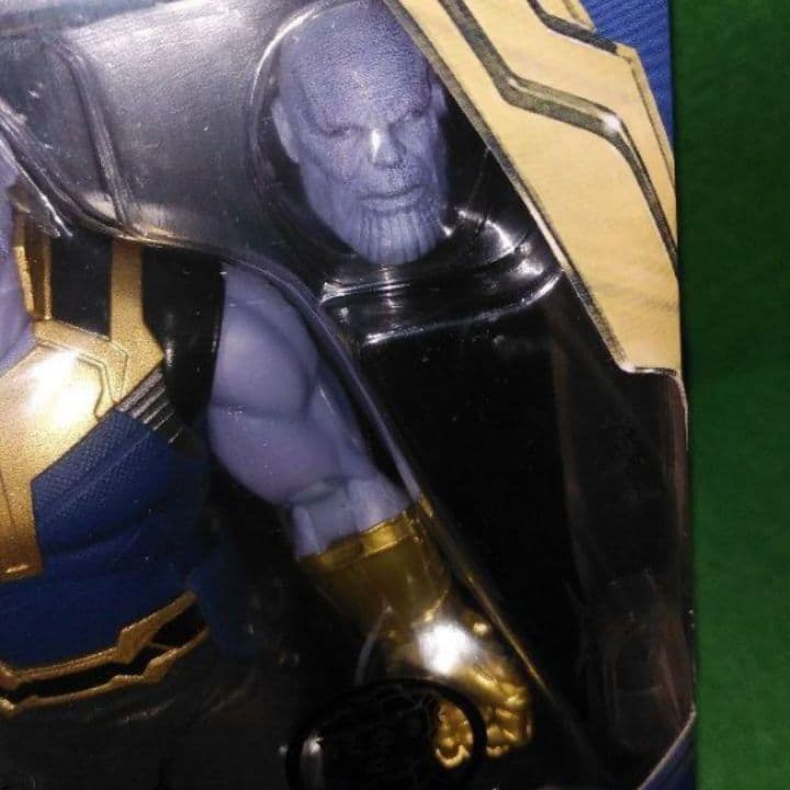 ディズニー　マーベル　フィギュア　サノス　フィギュアーツ　アベンジャーズ