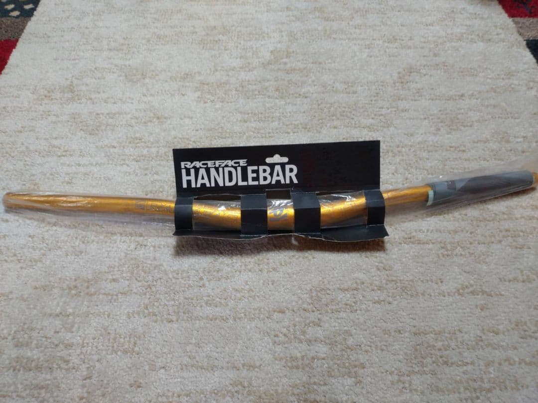 RACE FACE☆ライザーバー