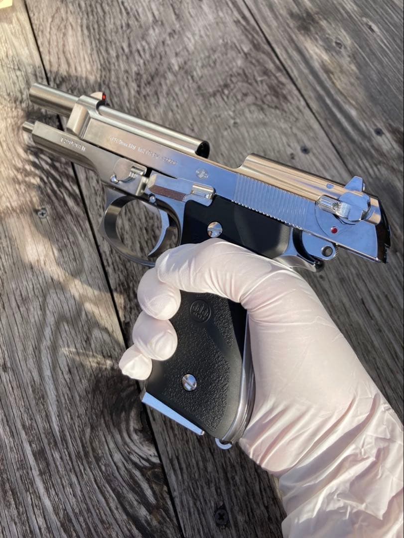 【最終値下げ】東京マルイ　M92F クロームステンレス スペアマガジン付き