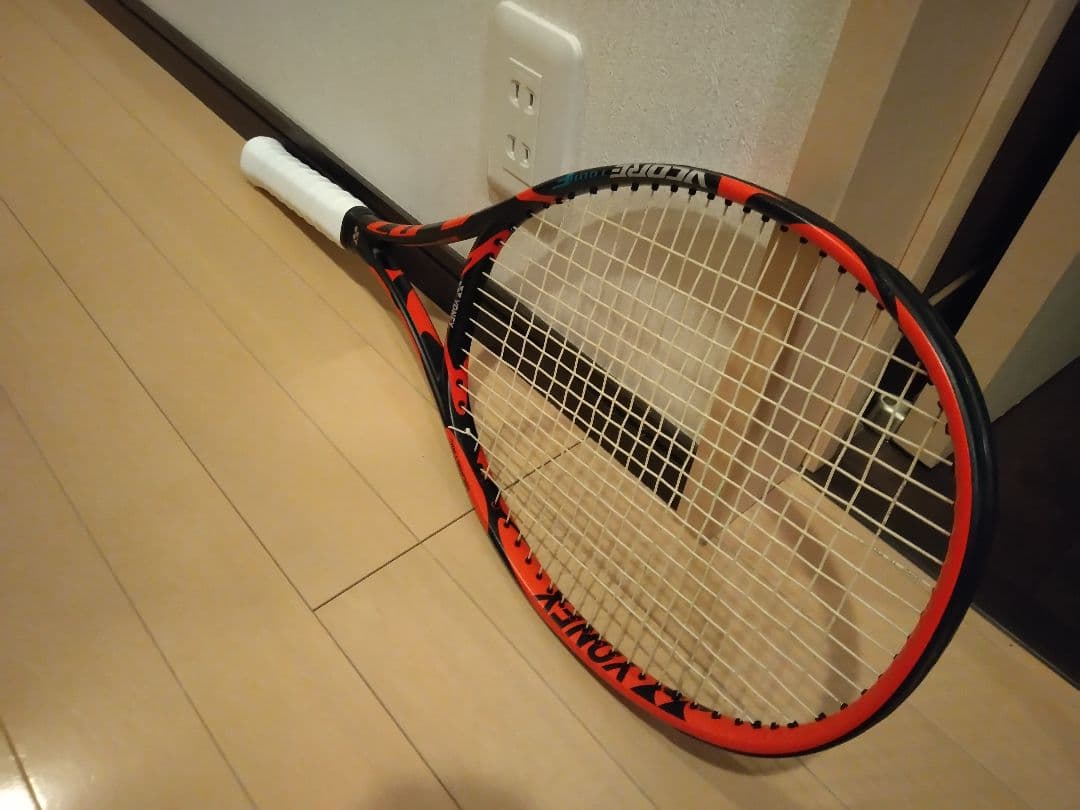新品同様！YONEX VCORE Tour F 硬式用テニスラケット