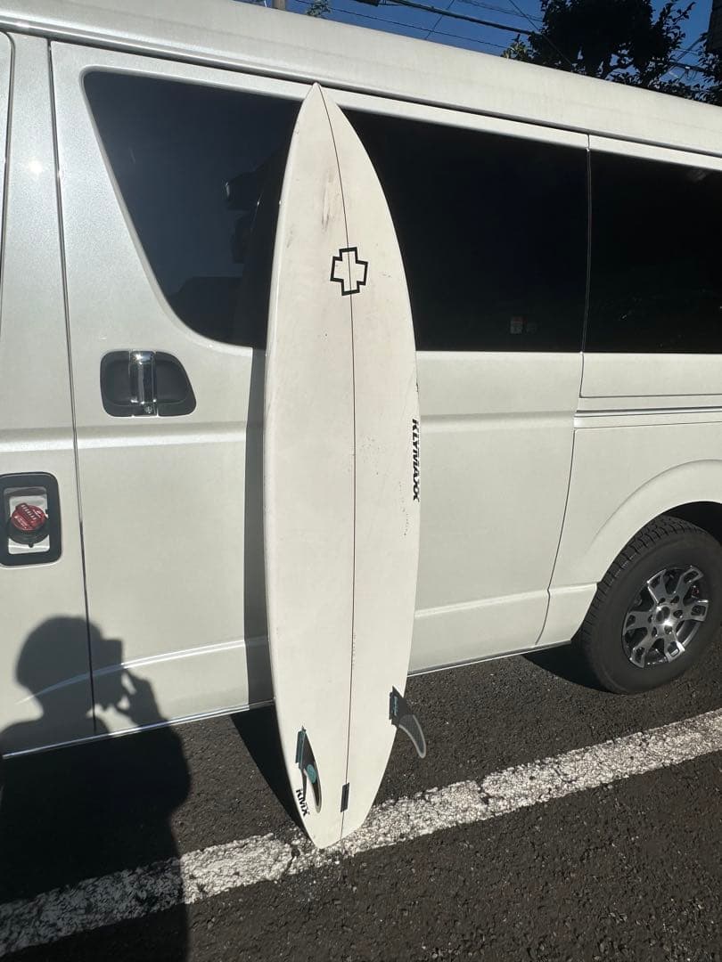 ショートボード　190cm x 48.6cm x 6.1cm