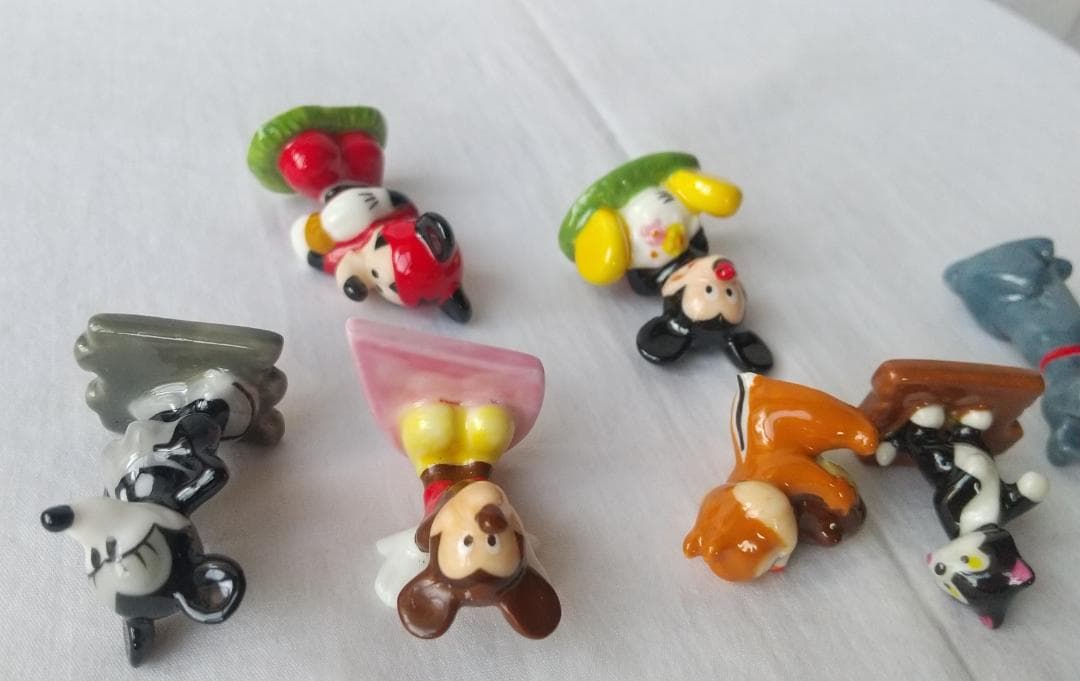 ディズニー　陶器　フィギュア　ベルメゾン　ミニチュア　置物