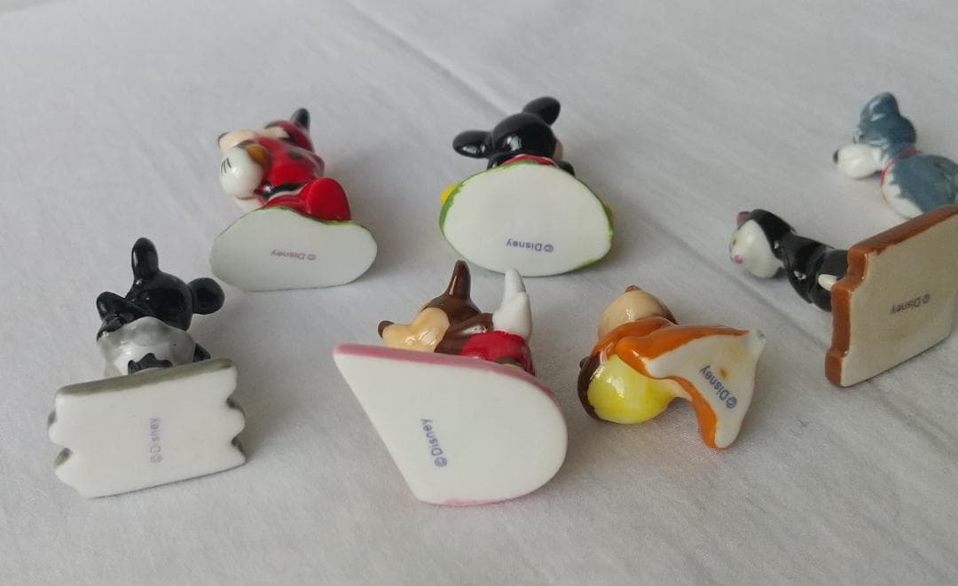 ディズニー　陶器　フィギュア　ベルメゾン　ミニチュア　置物