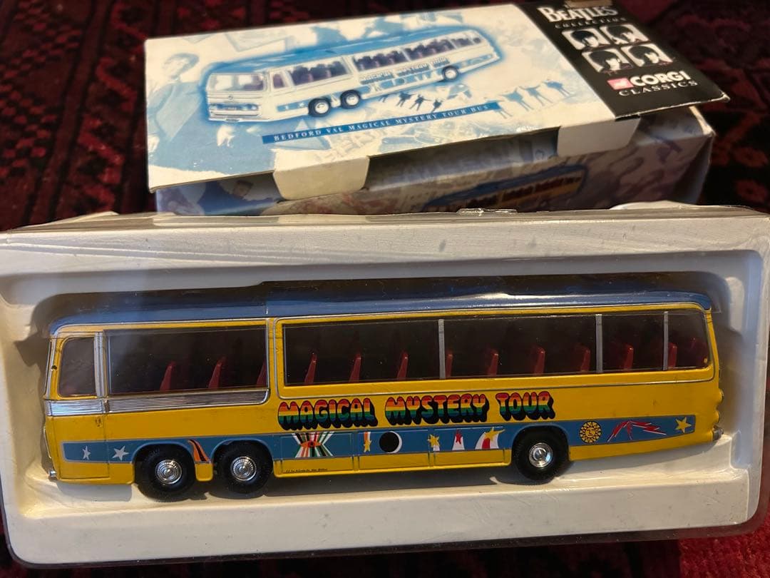 Corgi ビートルズ マジカル・ミステリー・ツアー バス