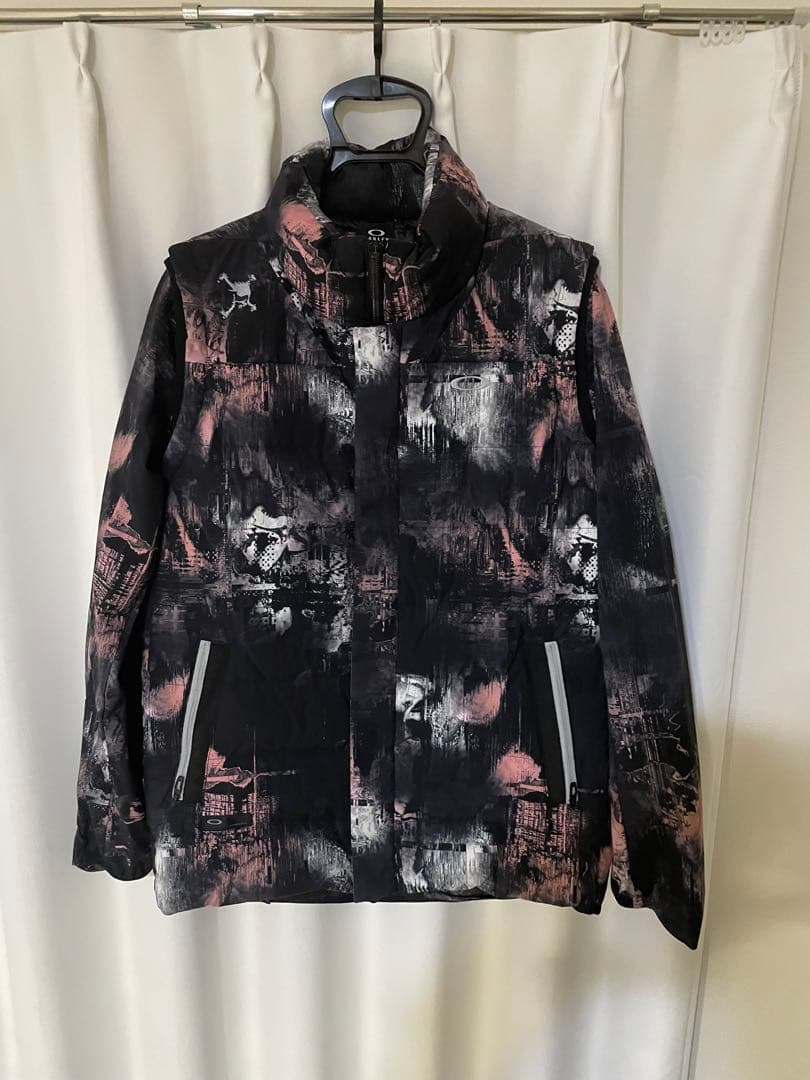 ゴルフ　ダウンジャケット　ダウンベスト　オークリー