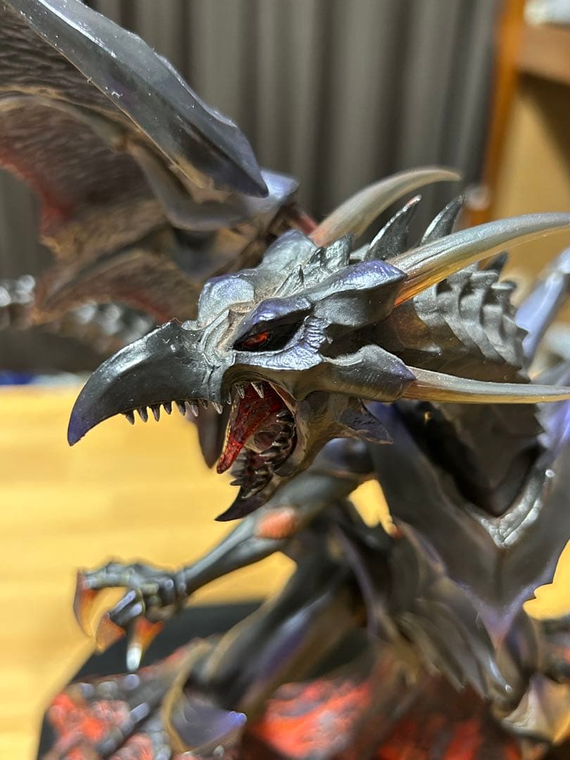 真紅眼の黒龍　フィギュア