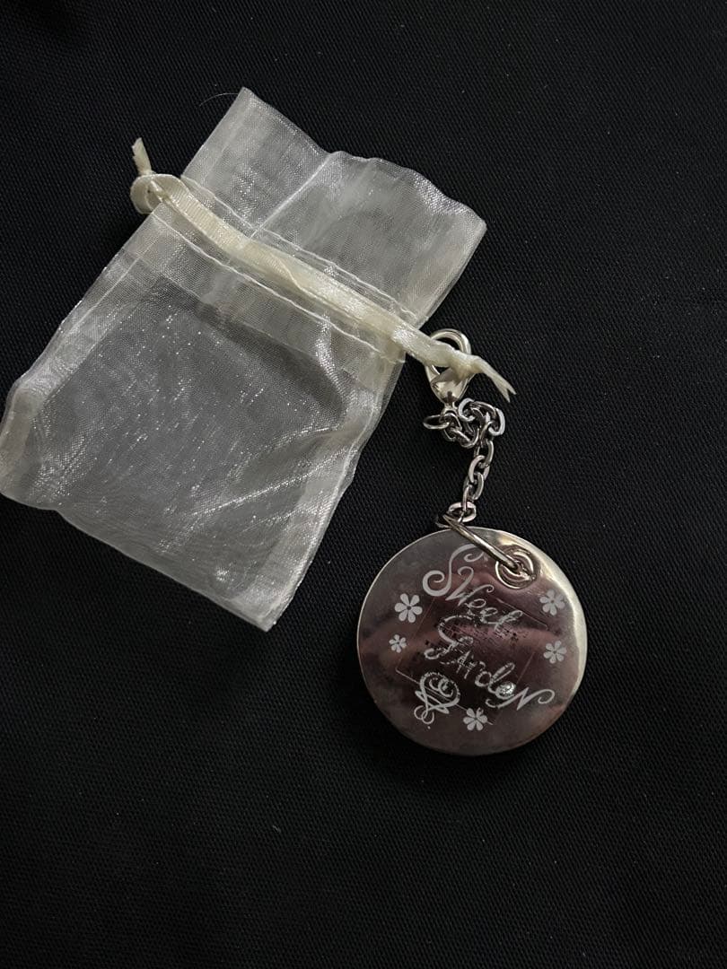 藤井フミヤさんのグッズになります