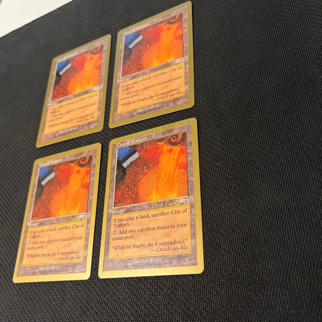 mtg 金枠 裏切り者の都 City of Traitors 4枚セット