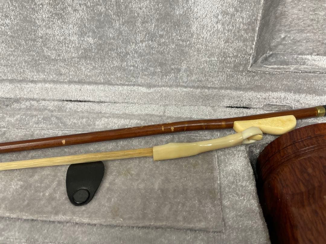 現状品　ケース付き　二胡　ヘビ皮　花梨木　弦楽器