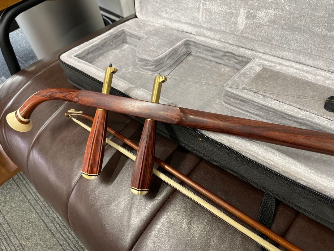 現状品　ケース付き　二胡　ヘビ皮　花梨木　弦楽器