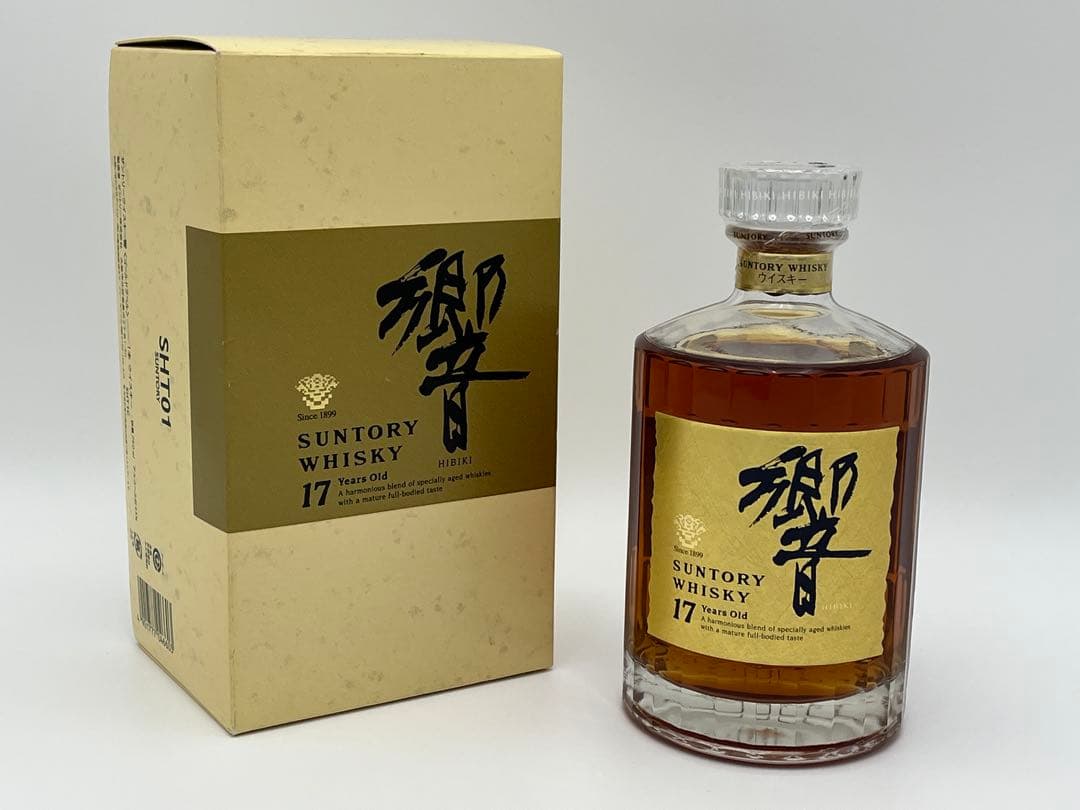 サントリー ピュアモルトウイスキー 響17年 ゴールドラベル 750ml 箱入り