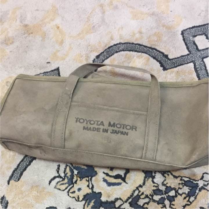 ランドクルーザー工具箱 レア