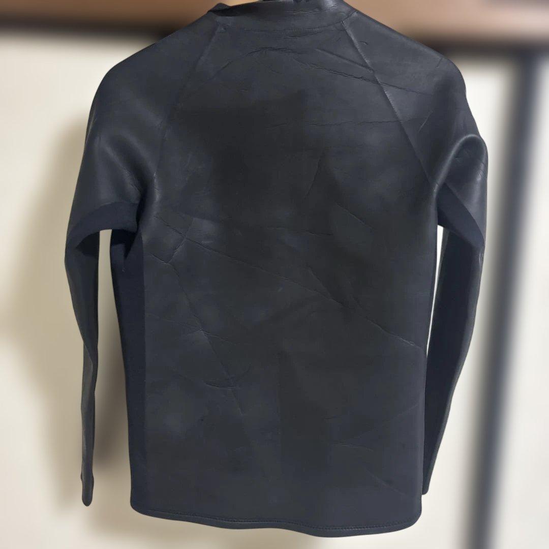 黒　フルジッパー　長袖タッパー