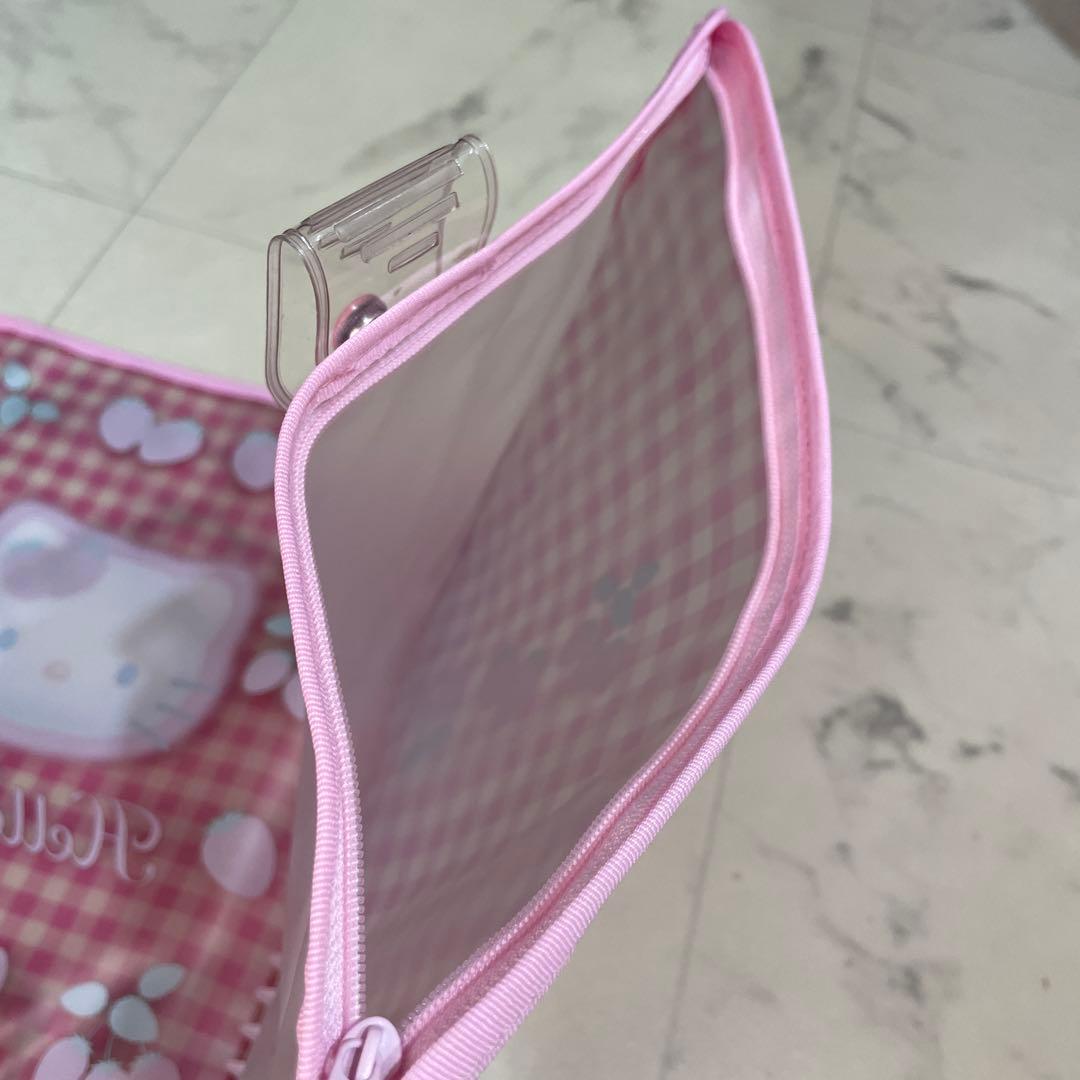 ハローキティ　ファスナー付きルーズリーフ　サンリオ