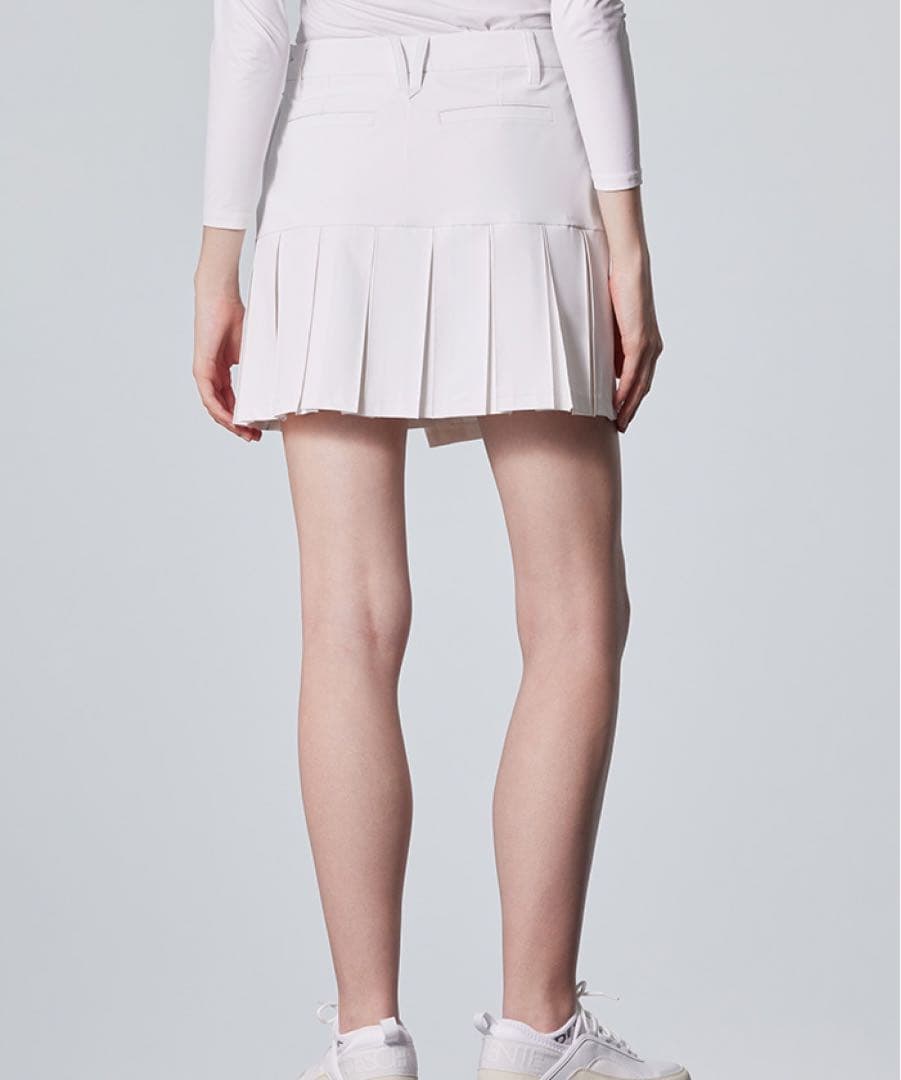 【新品・未着用】デサントゴルフ　スカート