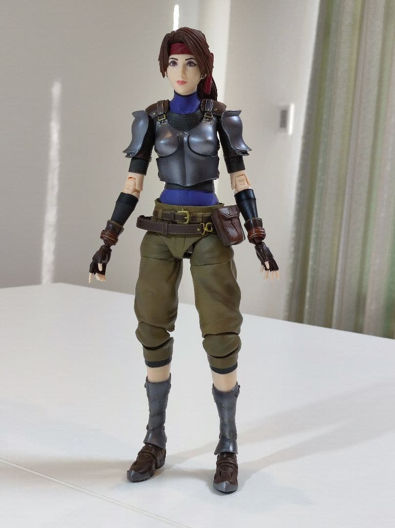 ファイナルファンタジーVII PLAY ARTS改 ジェシー 可動フィギュア