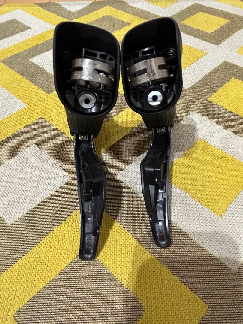 SHIMANO R8000系ULTEGRA Di2セット　油圧ブレーキ