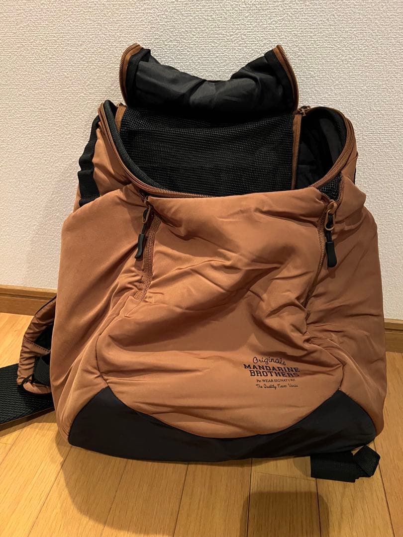 マンダリンブラザーズ WINSTON HUG BAG 犬用リュック