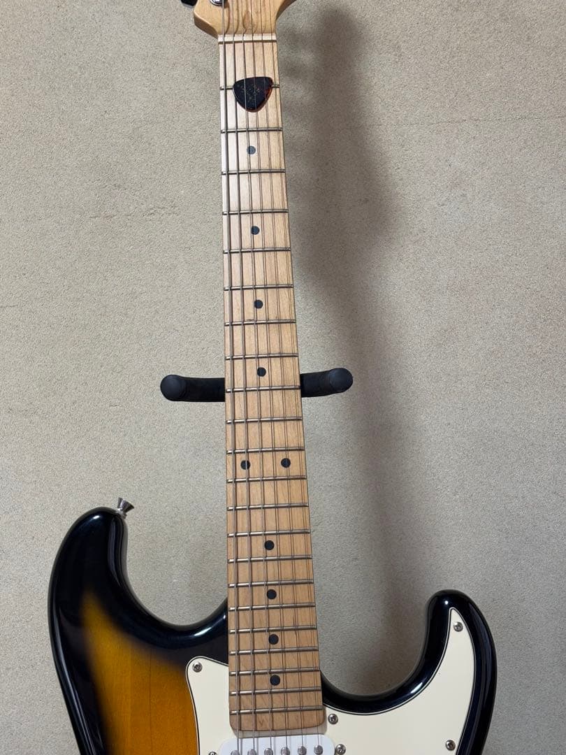 メイビス エレキギター ストラトキャスタータイプ ケース付き【中古品】