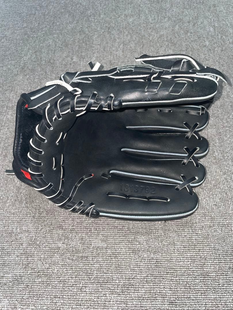 新品未使用　アンダーアーマー　硬式投手用グローブ