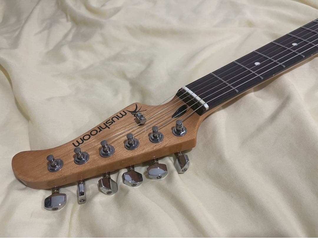 mushroom guitars マッシュルーム ストラトキャスター