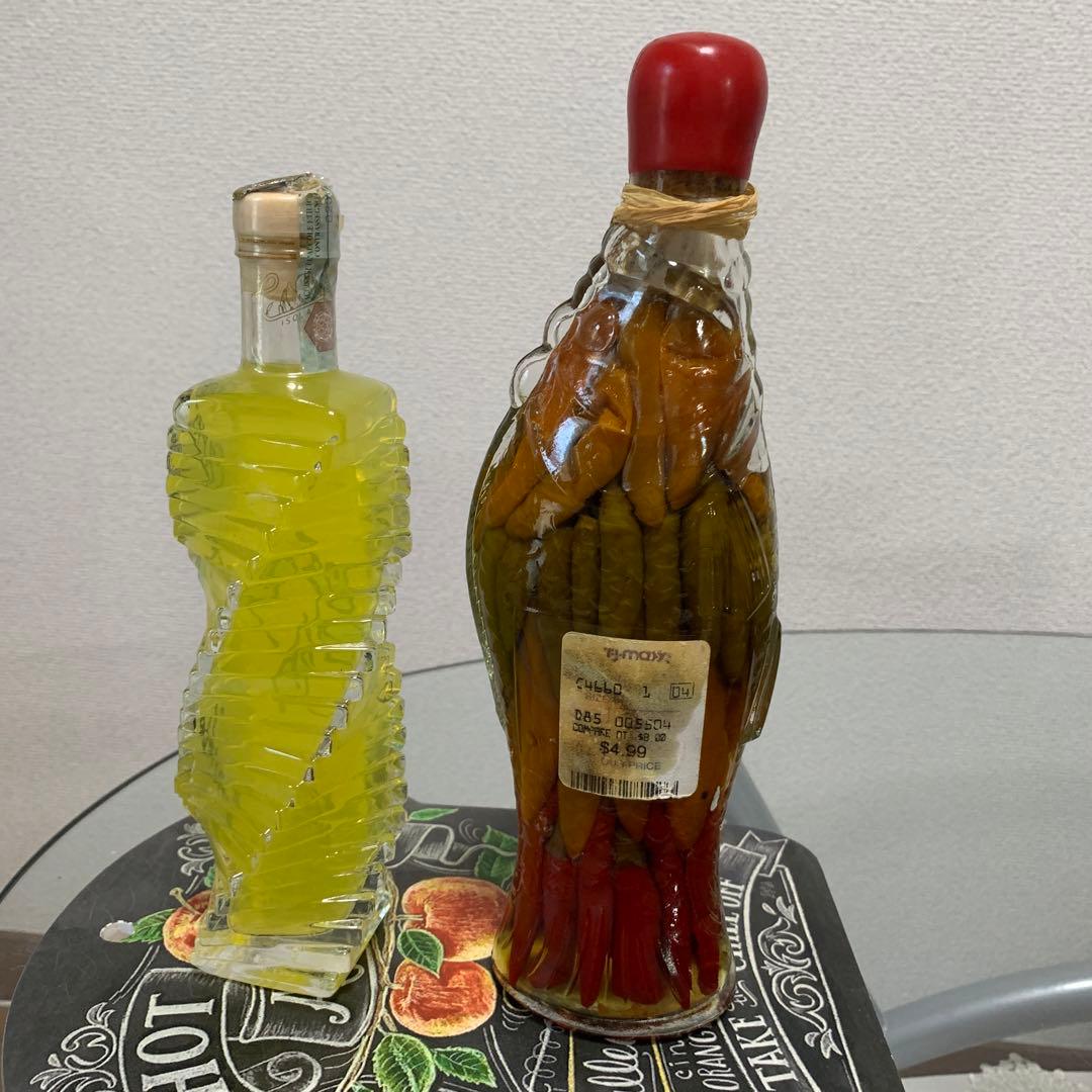 ガラスコレクション　チェリー　ビネガー瓶など2点