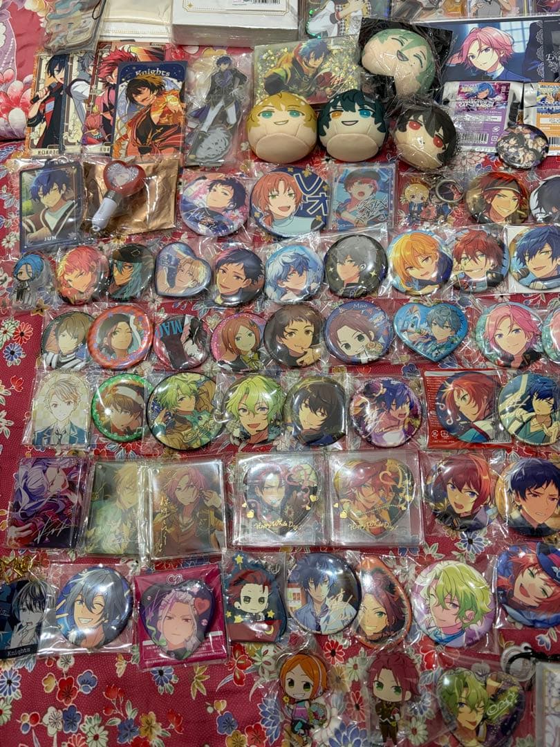 あんスタ グッズ まとめ売り 大量 380点 缶バッジ アクリルスタンド など