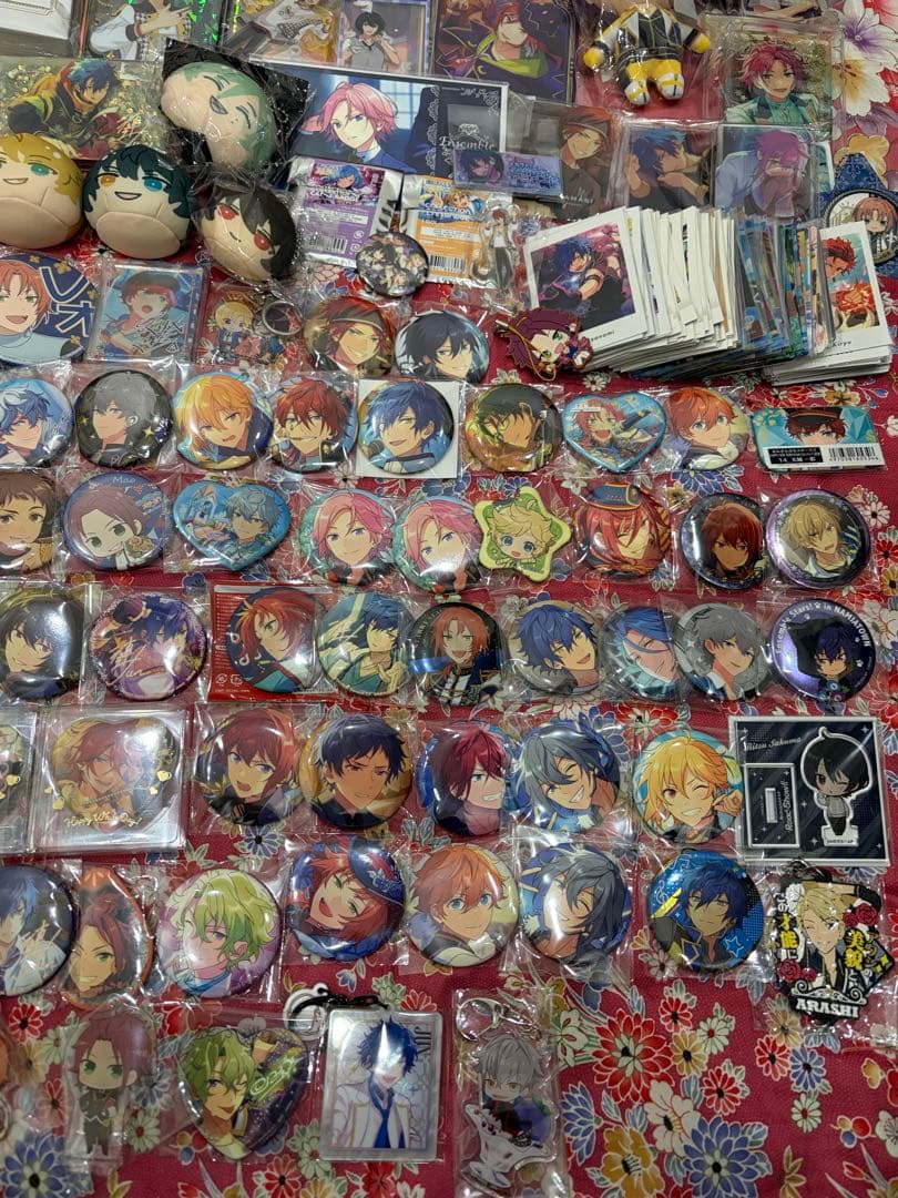 あんスタ グッズ まとめ売り 大量 380点 缶バッジ アクリルスタンド など