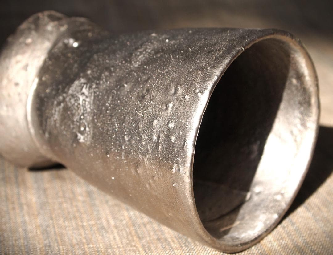 人気作家★隠崎隆一【師：人間国宝　伊勢崎淳】★銀彩麦酒器