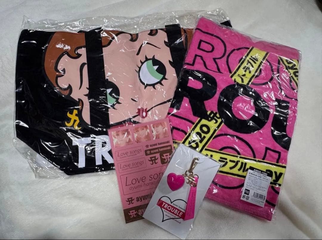 浜崎あゆみ　Trouble TOURグッズ