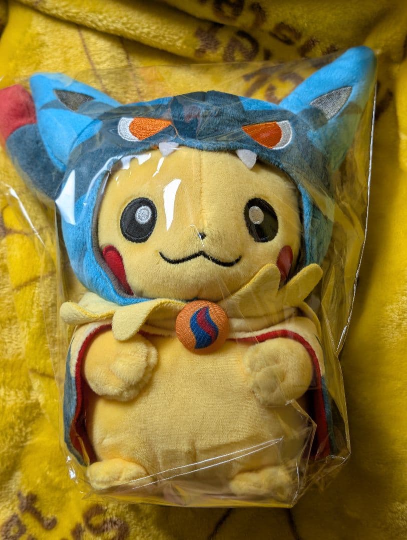 ポケモンセンター メガルカリオのポンチョを着たピカチュウ ぬいぐるみ　タグ付き