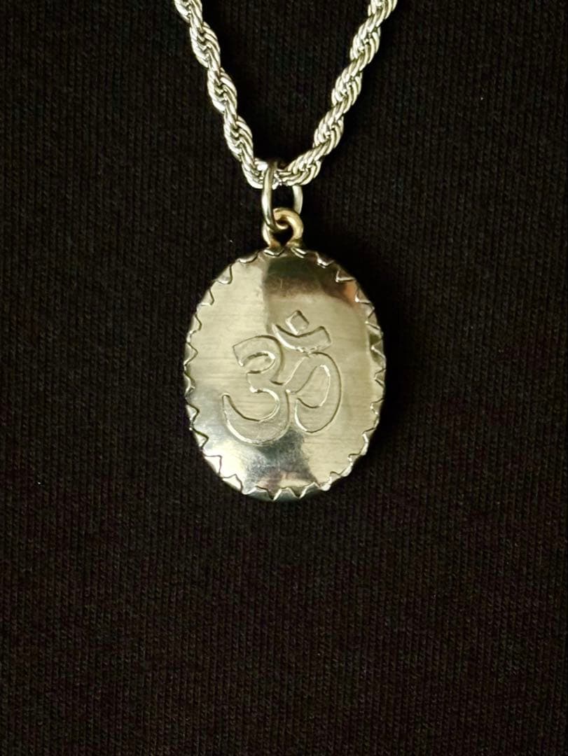 藤井風さん　クリシュナ〈イエロー〉オームペンダント⭐︎おまけつき