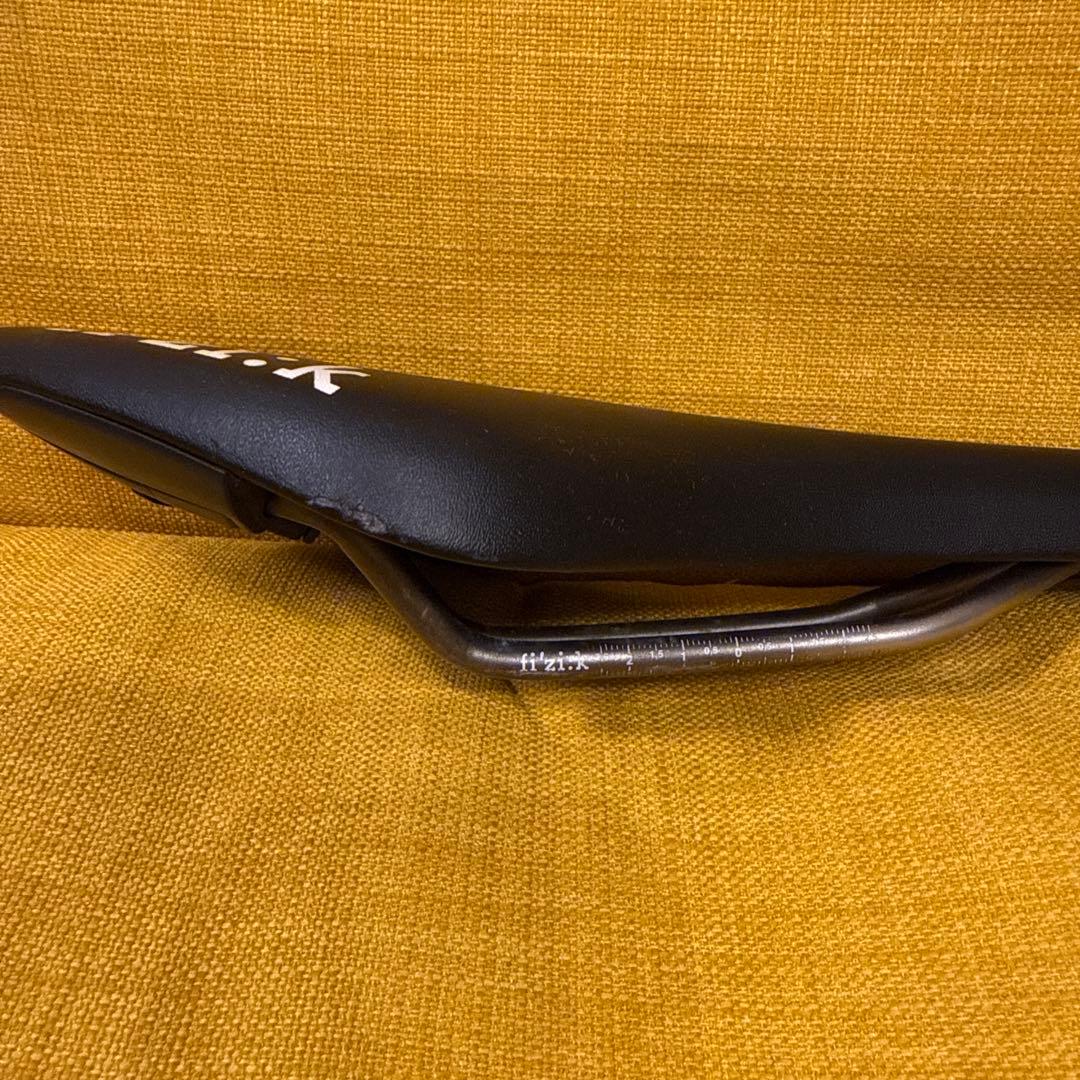 フィジーク　サドル　アリオネ　R3 OPEN