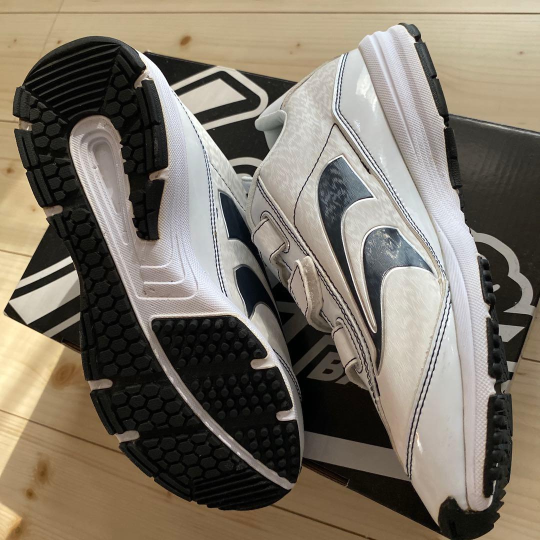 久保田スラッガー トレーニングシューズ ホワイト/ネイビー 25.0cm野球